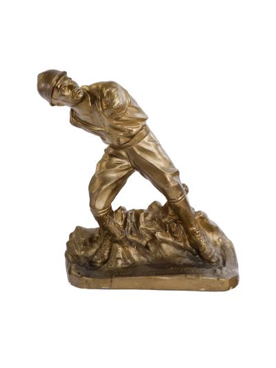 Ion Dimitriu-Bârlad, Ultima Grenadă, statuie din gips patinat ce-l infatiseaza pe Caporalul Vasile Musat
