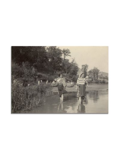 Prin apa Cricovului, fotografie realizată de Alexandru Bellu