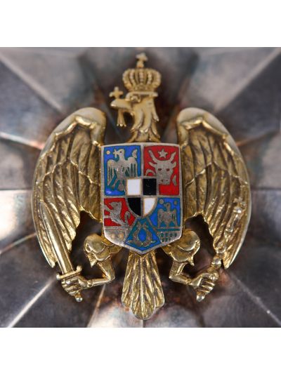 Placa de piept a semnului onorific „Vulturul României” în grad de Mare Ofițer oferită parlamentarilor