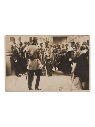 Regina Maria a României după ceremonia de încoronare, fotografie format carte poștală, 1922