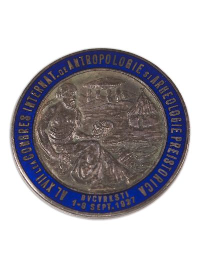 Al XVII-lea Congres Internațional de Antropologie și Arheologie Preistorică, insignă, 1937