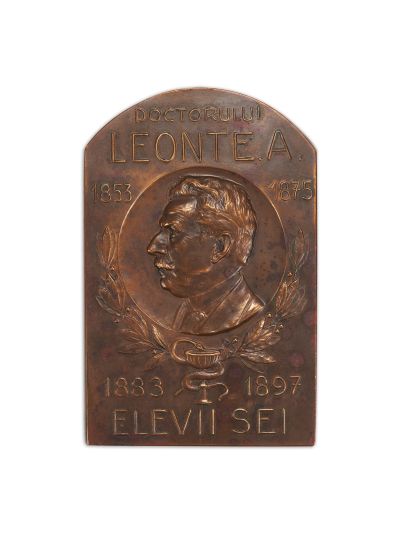 În amintirea doctorului A. Leonte, plachetă din bronz, 1913, gravor Radivon
