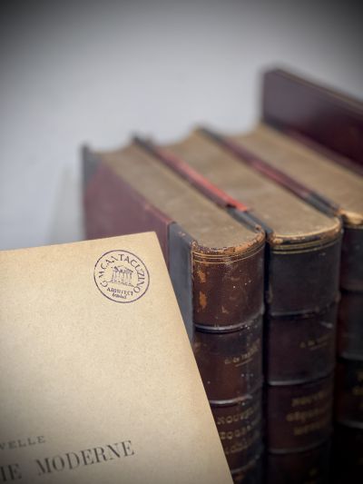 C. De Varigny, Nouvelle géographie moderne des cinq parties du monde, 1890, 4 volume, din biblioteca arhitectului G. M. Cantacuzino