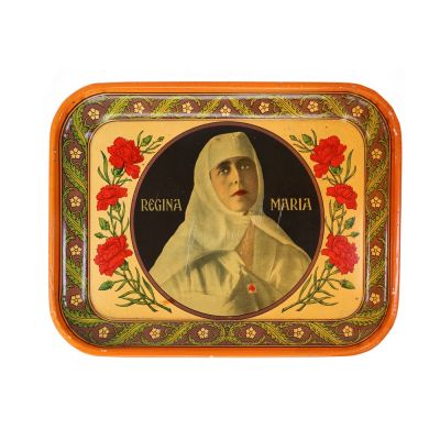 Tavă metalică - Regina Maria în uniforma Crucii Roșii