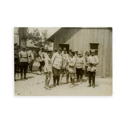Generalul Berthelot vizitând un spital pe frontul românesc, fotografie de epocă