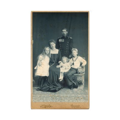 Familia Princiară a României, fotografie de epocă, atelier Franz Mandy, cca. 1902