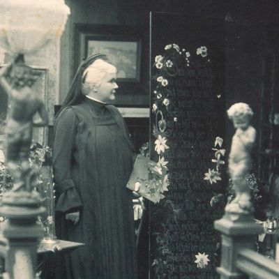 Regina Elisabeta în doliu, fotografie de mari dimensiuni, atelier Franz Mandy, cca. 1915