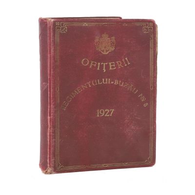 Ofițerii Regimentului Buzău Nr. 8, 1927, album fotografic