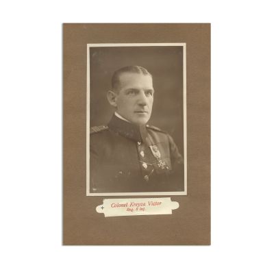 Ofițerii Regimentului Buzău Nr. 8, 1927, album fotografic