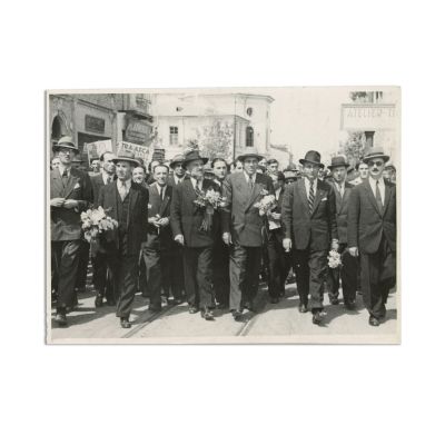 Petre Constantinescu-Iași, opt fotografii de epocă + o carte de vizită