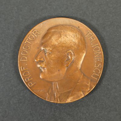 Prof. doctor Th. Ionescu, medalie din bronz, gravor Fr. Storck