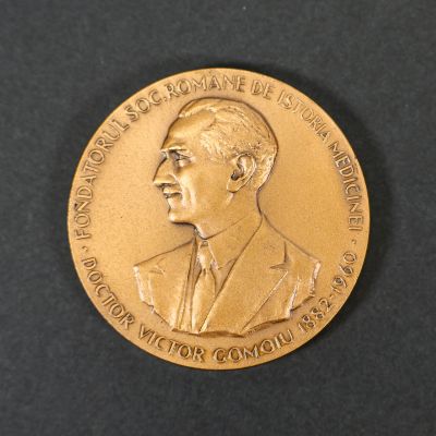 Dr. Victor Gomoiu - 40 de ani de la înființarea Societății Române de Istoria Medicinei, medalie din bronz patinat, 1960