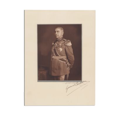 Generalul Nicolae Condeescu, fotografie de epocă cu semnătură olografă