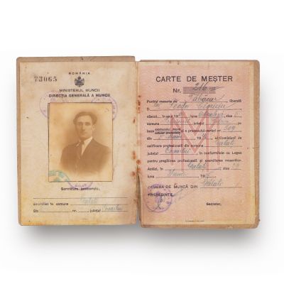 Trei cărți pentru specializările tăbăcar, muncitor petrolier și maistru petrolier, 1963-1970