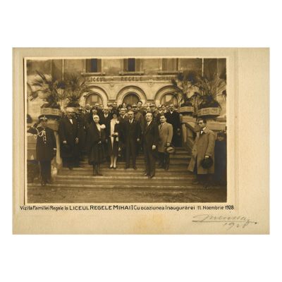 Vizita Familiei Regale la Liceul Regele Mihai I, 1 Noiembrie 1928, fotografice cu semnătura atelierului Julietta