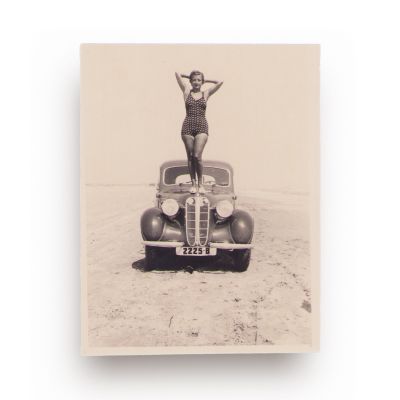Automobile de epocă, patru fotografii de mici dimensiuni