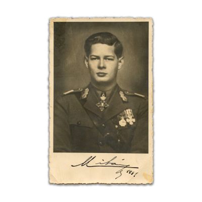 Regele Mihai, fotografie tip carte poștală, cu semnătură, 1941