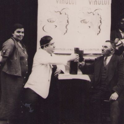 Hoteluri, restaurante și coloniale, trei fotografii tip carte poștală 