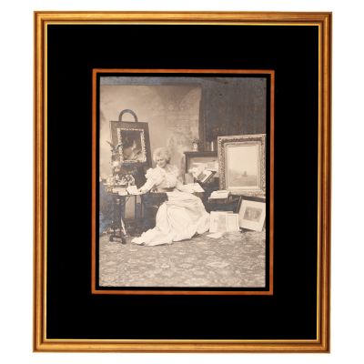 Regina Elisabeta în cabinetul său de lucru, fotografie, atelier F. Mandy, cca. 1890