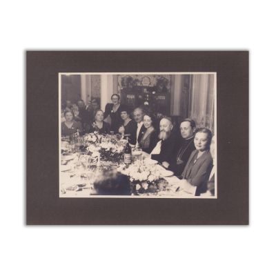 Episcopii Iuliu Hossu și Valeriu Traian Frențiu în timpul unei ceremonii de nuntă, trei fotografii de epocă