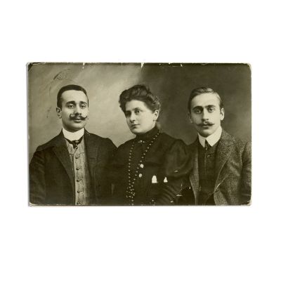 Constantin Gane, Gabriela Greceanu și George Gane, fotografie tip carte poștală cu însemnare olografă, 1905