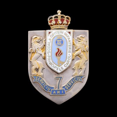 Insignă de 7 ani „Școala de ofițeri de infanterie - principele Carol”, 1934