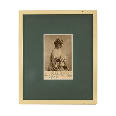 Regina Maria, fotografie tip carte poștală cu semnătură olografă, 1917