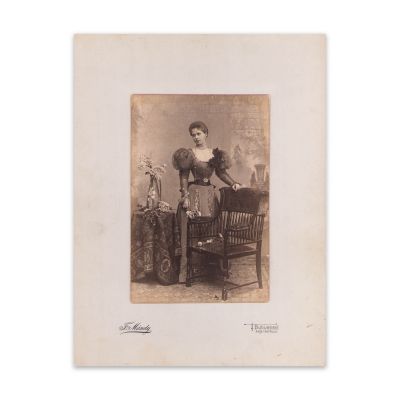 Principesa Maria a României într-o ținută de zi, fotografie de epocă, atelier Fr. Mandy, cca. 1895
