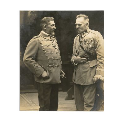 Regele Ferdinand I și mareșalul Józef Piłsudski, fotografie de epocă, atelier Julietta