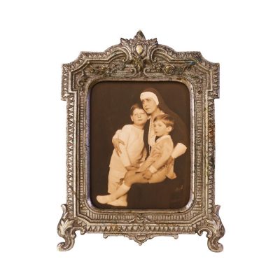 Regina Maria alături de nepoții ei, principii Mihai și Petru, cca. 1930