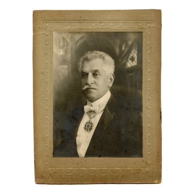 Familia Prodrom, fotografii și caietul de oaspeți al moșiei de la Urlești, cu semnăturile lui Ion C. Vissarion, Vasile Militaru, Constantin C. Giurescu