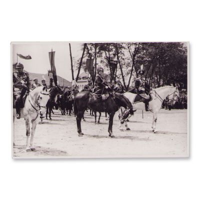 Regina Maria, regele Carol al II-lea și principele Nicolae la Cotroceni, 10 mai 1936, fotografie de epocă 