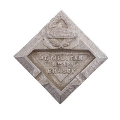„Unitățile Motorizate” din cadrul „Regimentului Carelor de Luptă”, insignă și scrumieră