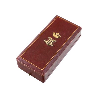 Mărturie din aur de 22 carate, primită de Corpul Vânătorilor de Munte în calitate de nași la botezul Principelui Mihai, 1922 - Piesă foarte rară