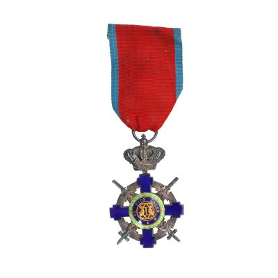 Ordinul „Steaua României” în grad de cavaler, model 1938, cu panglică de „Virtutea Militară”