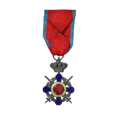 Ordinul „Steaua României” în grad de cavaler, model 1938, cu panglică de „Virtutea Militară”