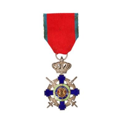 Ordinului „Steaua României” în grad de cavaler, cu panglică de „Virtutea Militară”, model 1938