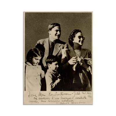 Yehudi Menuhin, fotografie de familie cu dedicație către doamna Petre Constantinescu-Iași