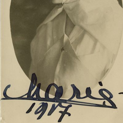 Regina Maria soră medicală, fotografie tip carte poștală, cu semnătură olografă, 1917