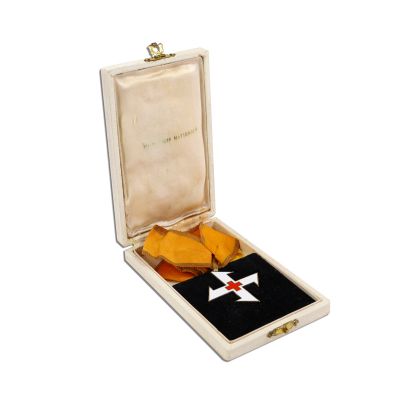 Ordinul „Crucea Regina Maria” clasa I, în grad de comandor în cutia originală