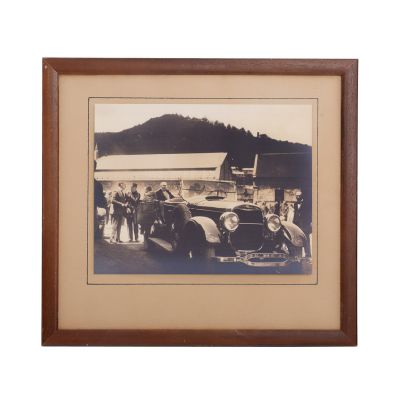 Regele Ferdinand I și regina Maria în automobil la Reșița, fotografie de mari dimensiuni