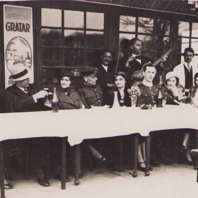 Masă festivă, fotografie tip carte poștală, cca. 1933