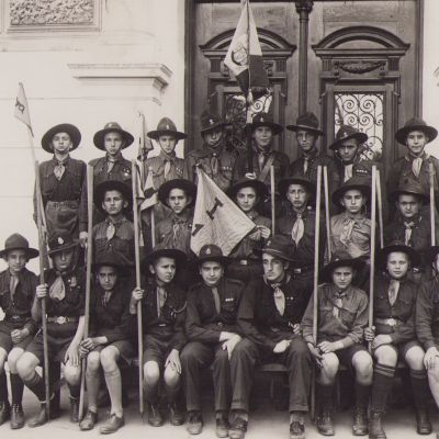 Grup de cercetași la Oradea, fotografie de epocă 