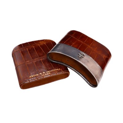 Etui din piele de crocodil pentru trabucuri cu monograma regelui Carol al II-lea, manufactura Breul Francfort & B. Baden