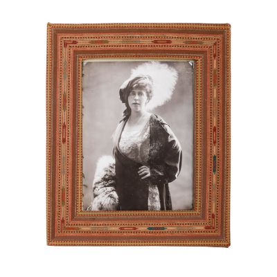 Principesa Maria purtând o pălărie cu puf, fotografie de epocă, atelier Franz Mandy