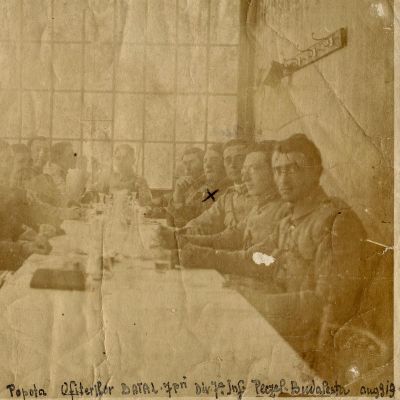 Ocuparea Budapestei, popota ofițerilor Batalionului 7, fotografie de epocă, 1919