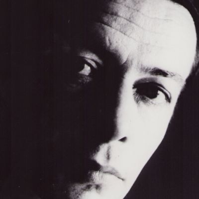Poetul Geo Dumitrescu în tinerețe, fotografie de mari dimensiuni