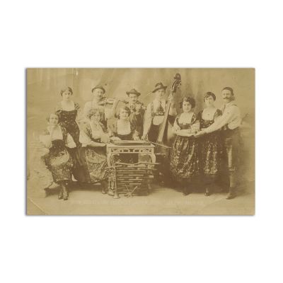 Ansamblul muzical „Alpensterne”, fotografie tip carte poștală, 1936