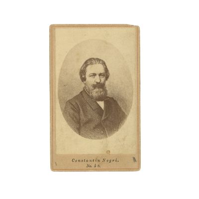 Costache Negri, fotografie de epocă, atelier, Editura Frații Șaraga