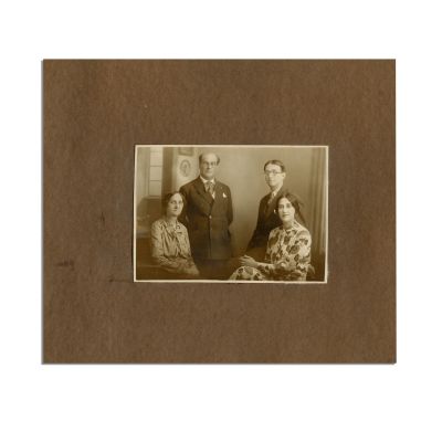 Radu Gyr, fotografie de familie